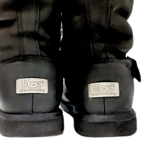 ▪︎▪︎SOLD▪︎▪︎UGG Kensington Womens Water Resistant Biker Moto Black Sheepskin - Picture 6 of 11